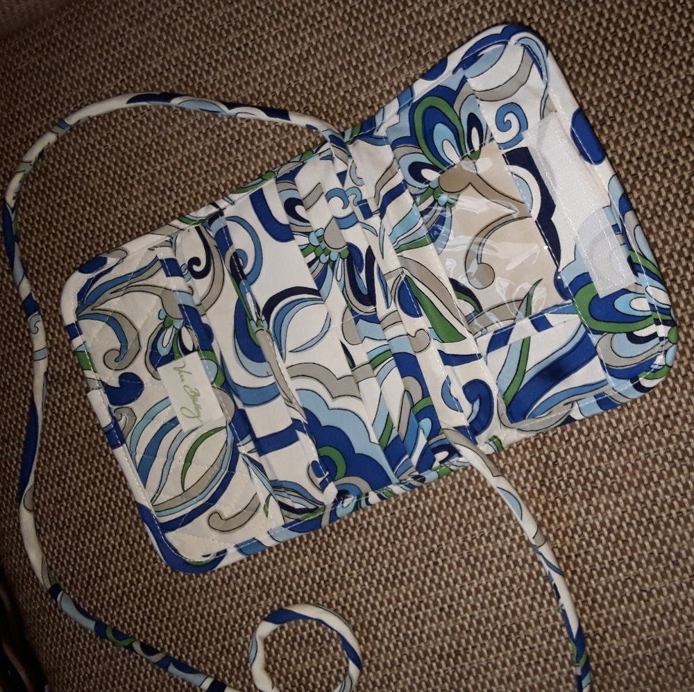 Vera Bradley Clutch 💙